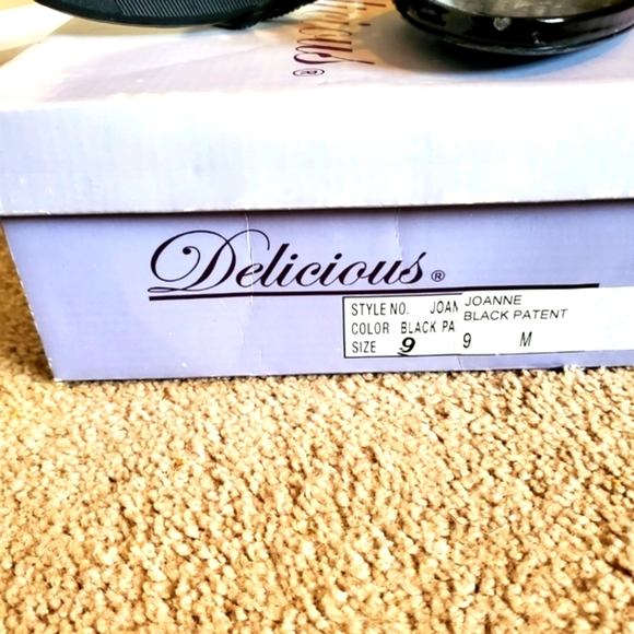 BLACK Strappy Sandal                         Like NEW....WORN ONCE!! - Picture 4 of 4